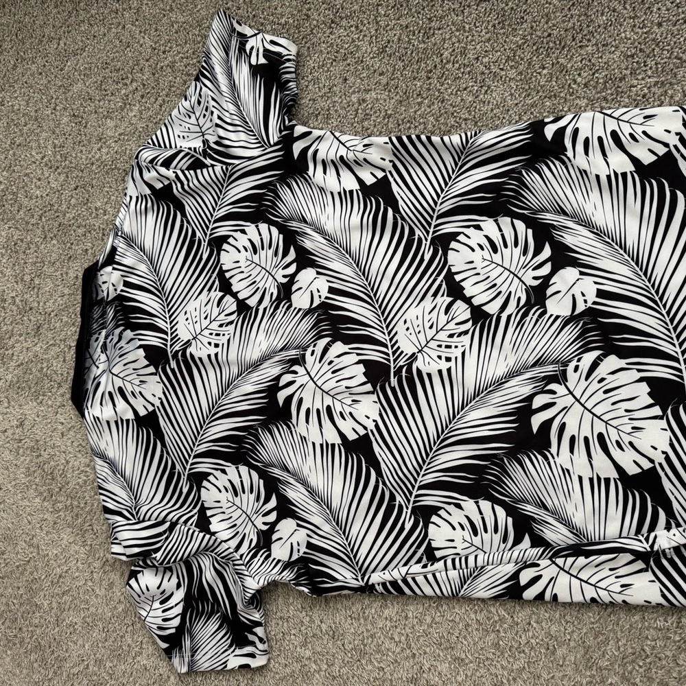 Black and White Tropical Print Men’s Golf Polo